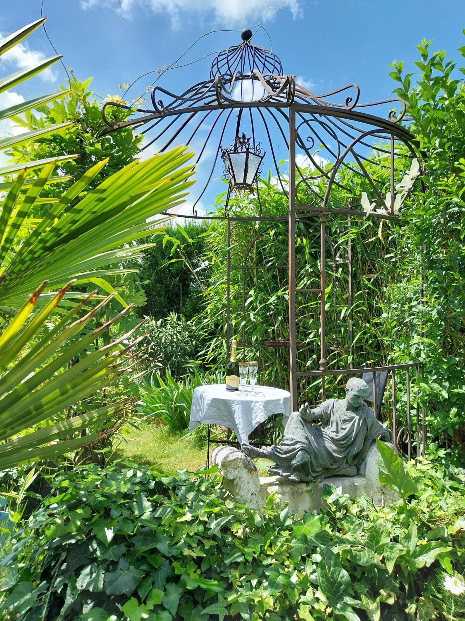 Hotel Le Griffon 1855 Saint-Laurent-Des-Autels Exteriér fotografie