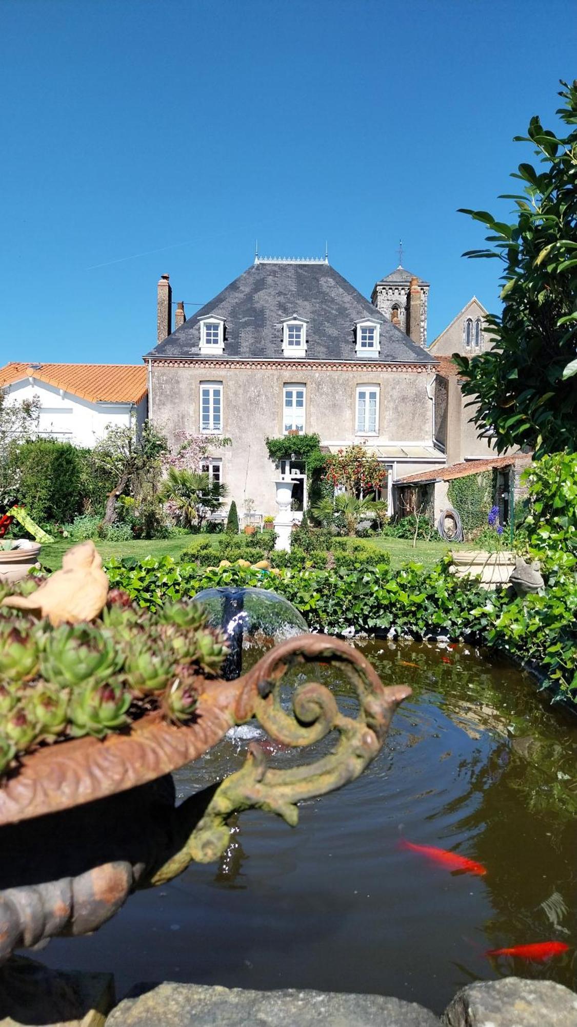 Hotel Le Griffon 1855 Saint-Laurent-Des-Autels Exteriér fotografie
