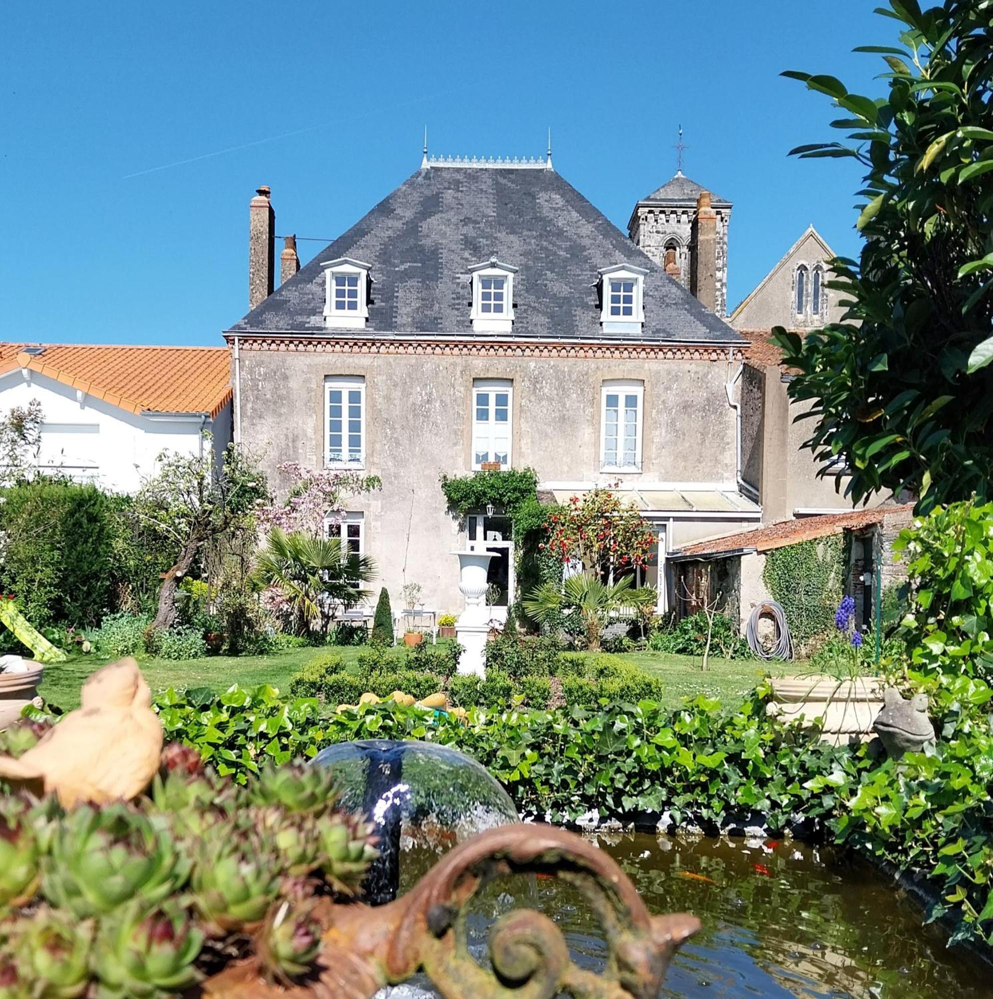 Hotel Le Griffon 1855 Saint-Laurent-Des-Autels Exteriér fotografie
